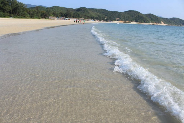 Bãi tắm Minh Châu Quảng Ninh - Hòn ngọc sáng nơi đại dương