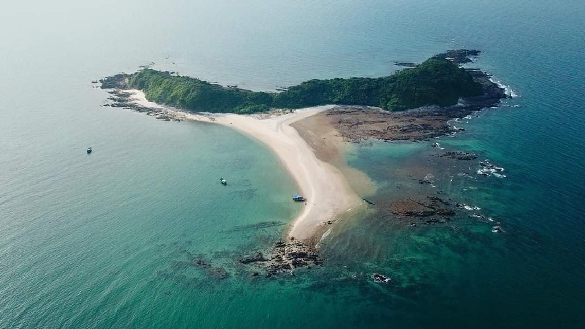 Hòn chép Con Cô Tô - Vẻ đẹp quyến rũ và hoang sơ