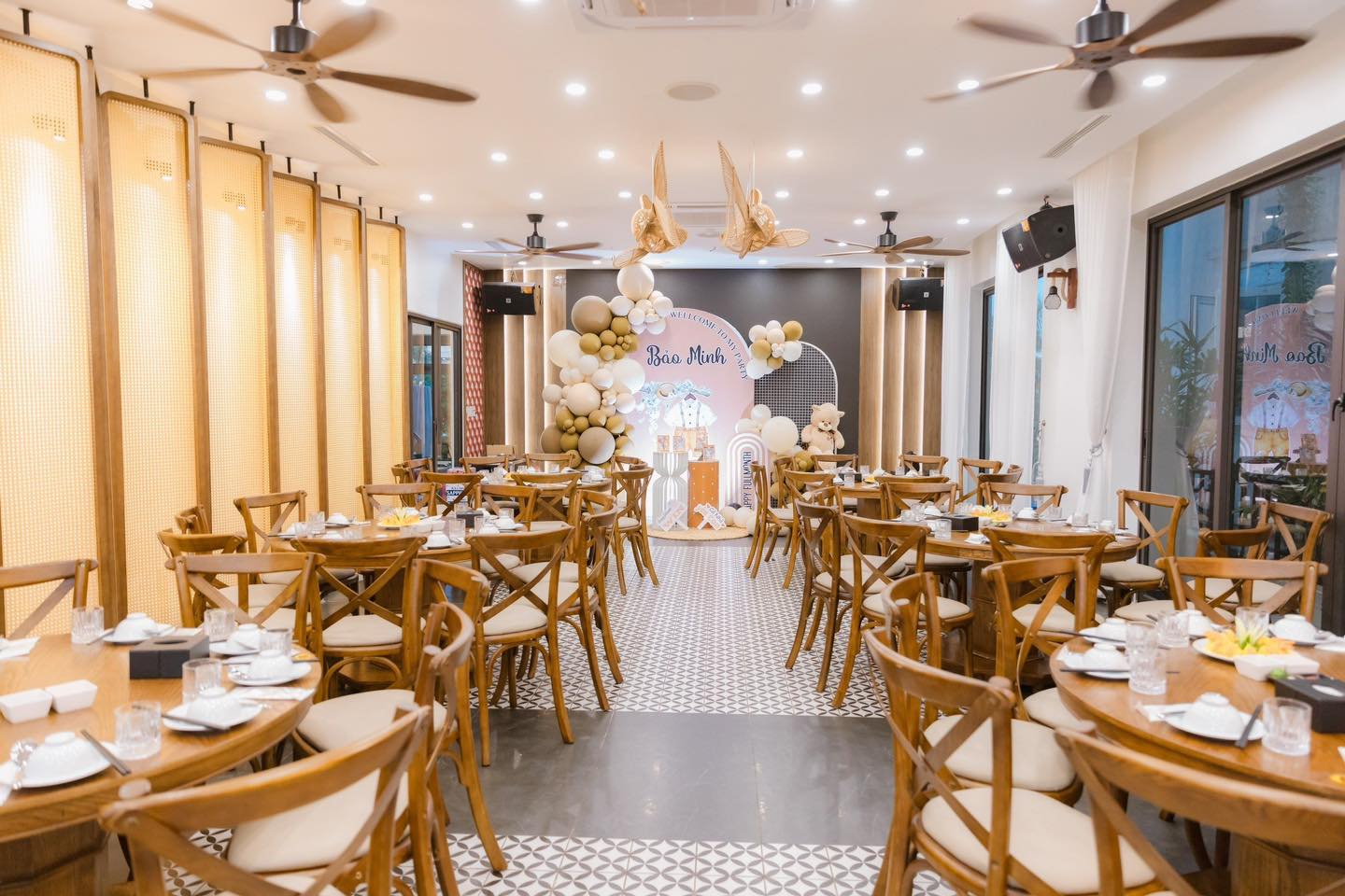 Nhà Hàng La Bàn Vân Đồn Quảng Ninh