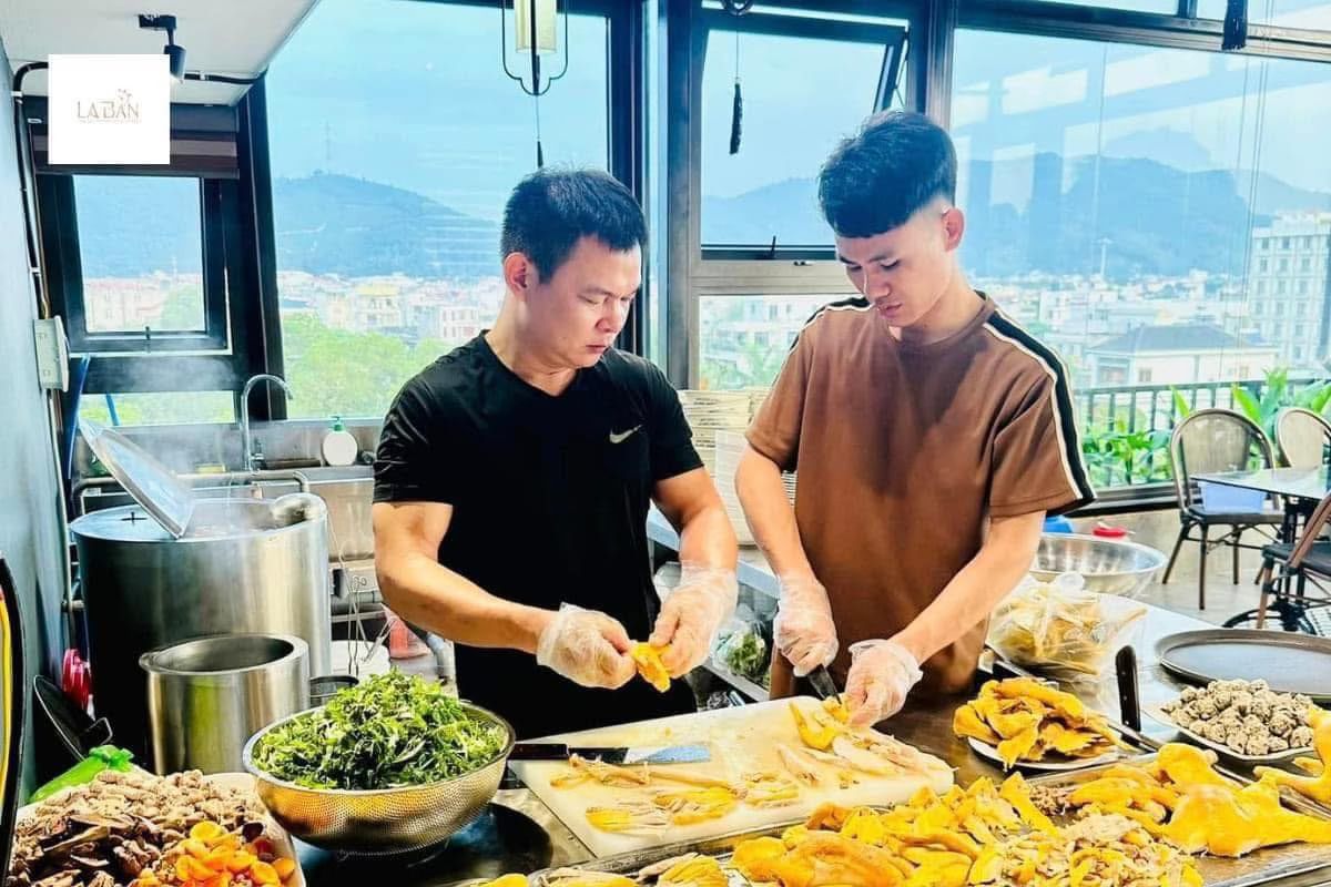 Review nhà hàng La Bàn Vân Đồn gần cảng tàu khách Ao Tiên