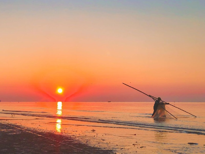 Khám phá biển Trà Cổ Móng Cái - Bờ biển đẹp nhất Quảng Ninh