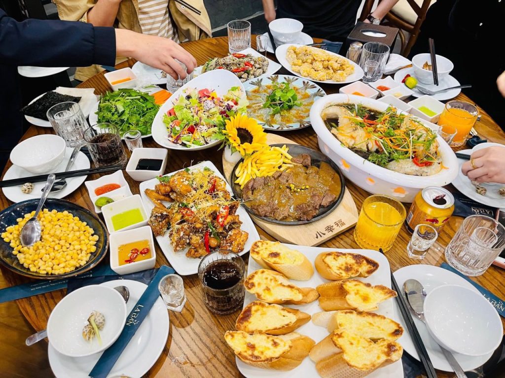 quan-an-gan-den-cua-ong-2