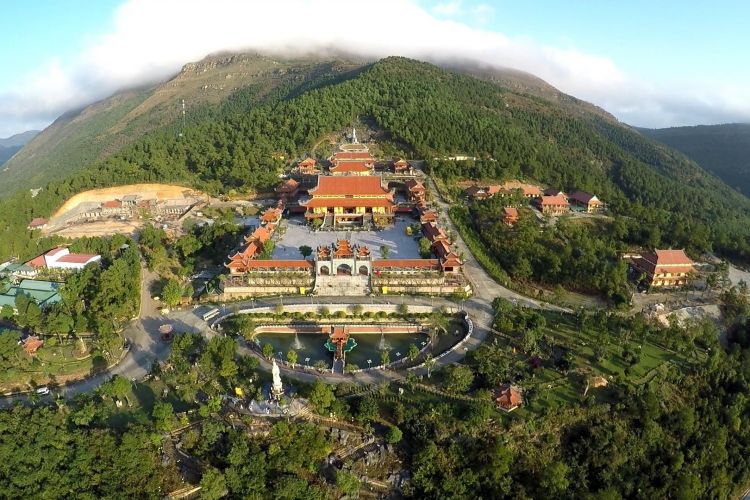 Kinh nghiệm khám phá chùa Lôi Âm Quảng Ninh chi tiết