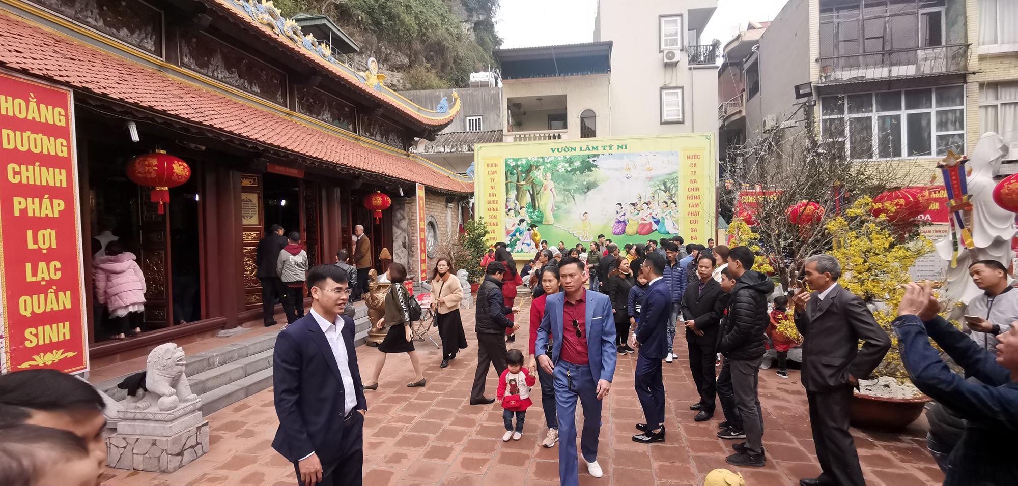 Khám phá chùa Long Tiên, ngôi chùa cổ kính giữa lòng Hạ Long