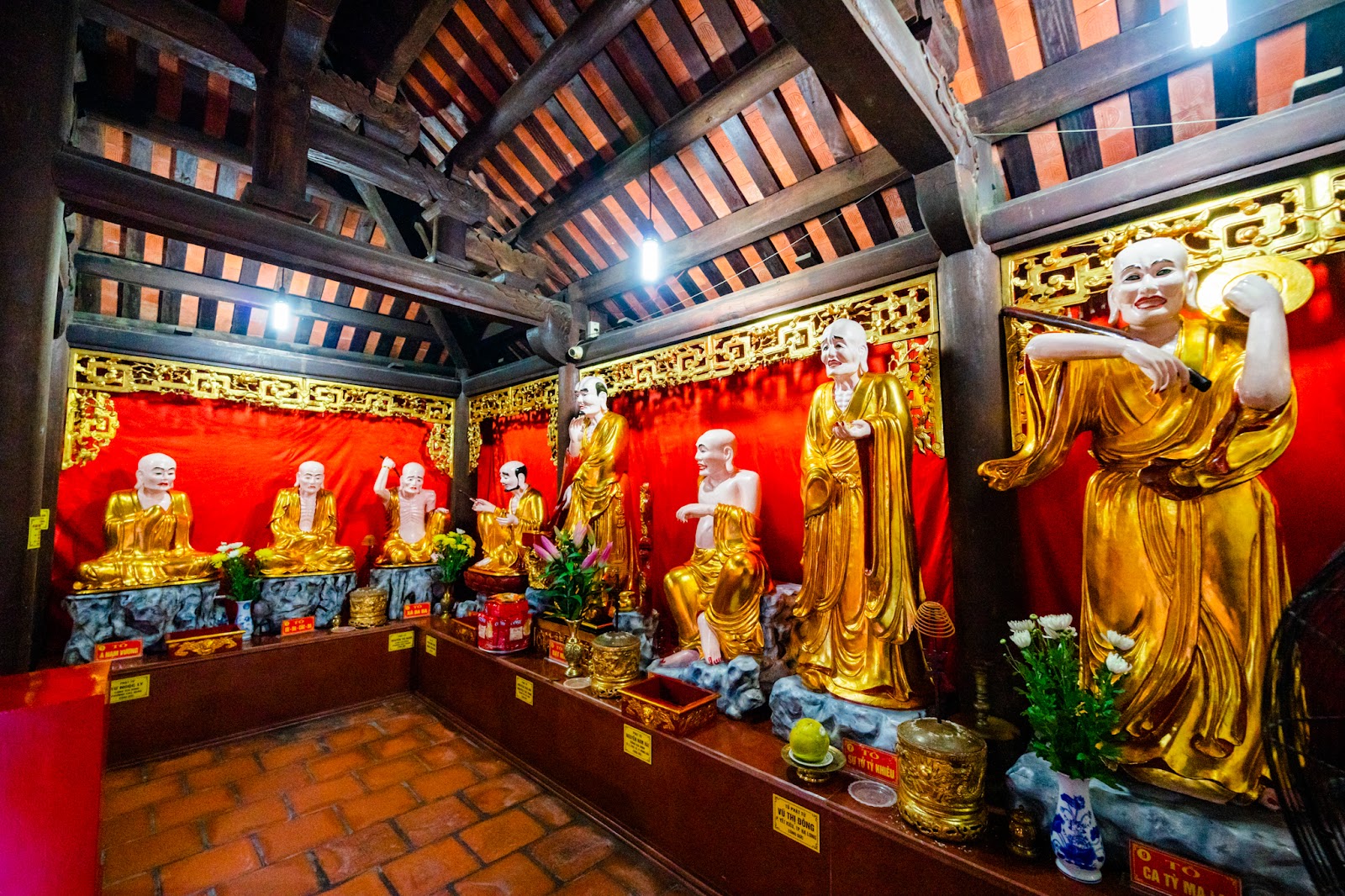 Khám phá chùa Long Tiên, ngôi chùa cổ kính giữa lòng Hạ Long