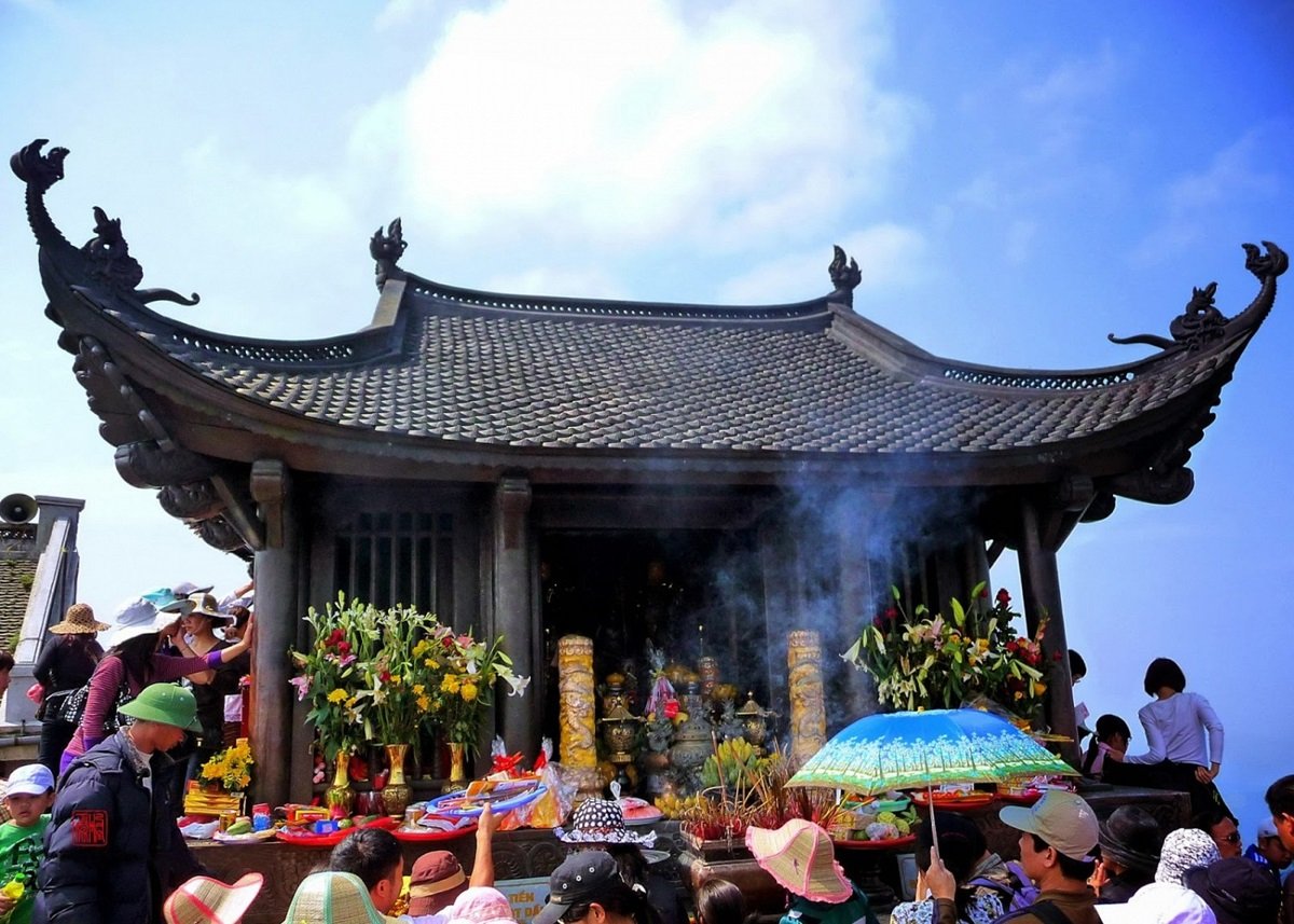 Top 8 lễ hội Quảng Ninh linh thiêng nổi tiếng tại đất mỏ