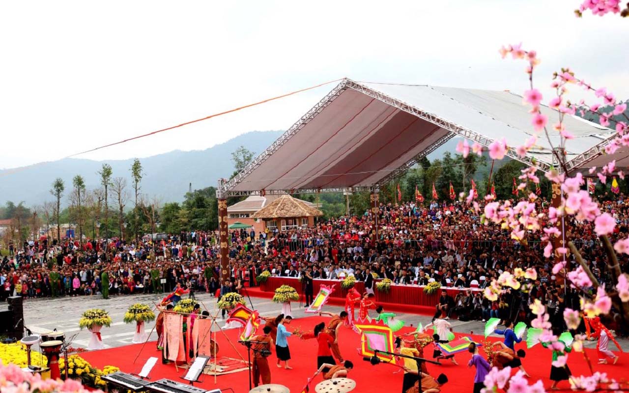 Khám phá lễ hội Yên Tử linh thiêng thu hút du khách thập phương