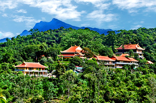 Khám phá lễ hội Yên Tử linh thiêng thu hút du khách thập phương