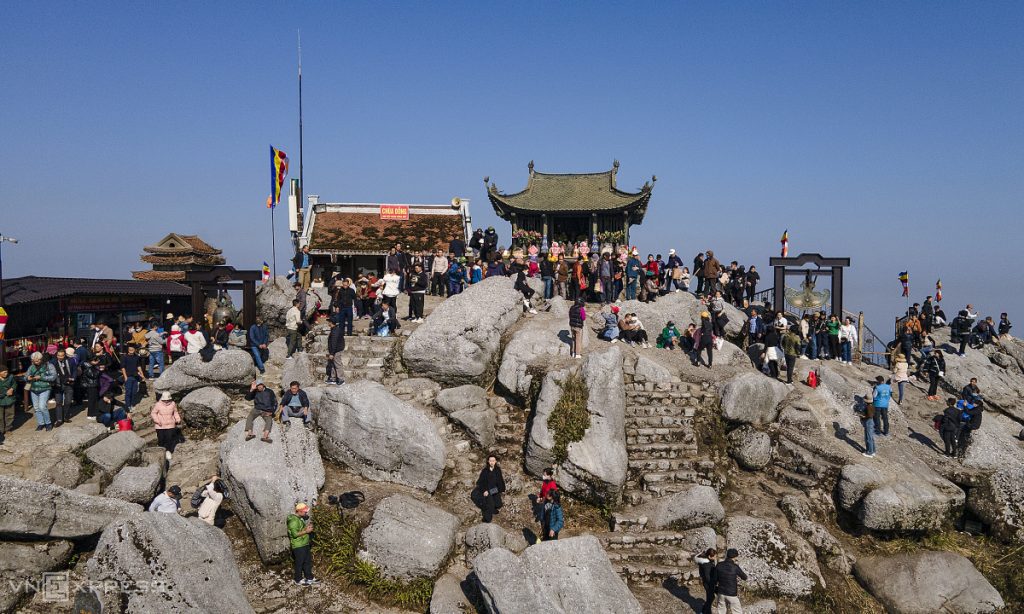 Khám phá lễ hội Yên Tử linh thiêng thu hút du khách thập phương