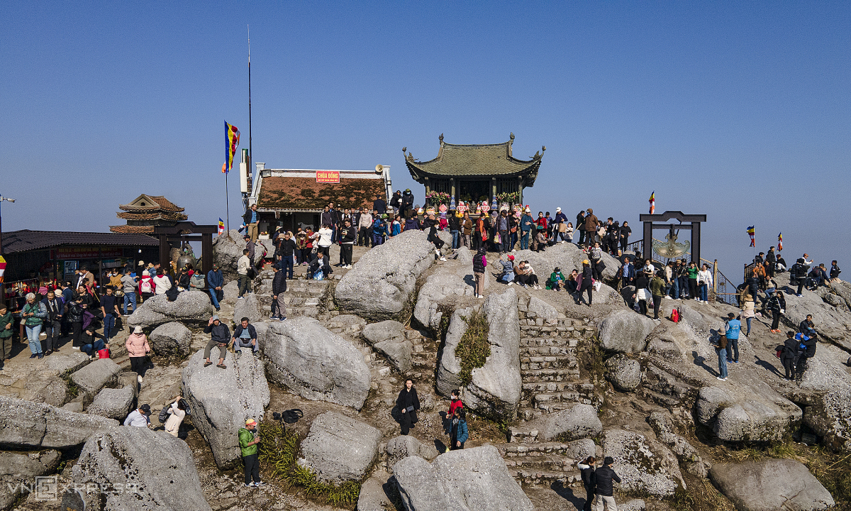 Khám phá lễ hội Yên Tử linh thiêng thu hút du khách thập phương