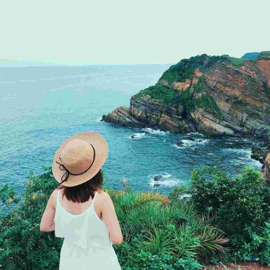 Lịch Trình Tham Quan Đảo Cô Tô Bằng Xe Máy và Xe Điện Hướng Dẫn Chi Tiết 2025