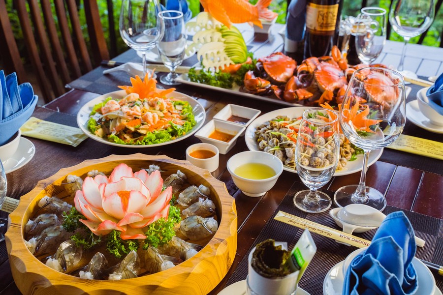 Top 10 nhà hàng ngon gần Sonasea Vân Đồn Quảng Ninh được yêu thích