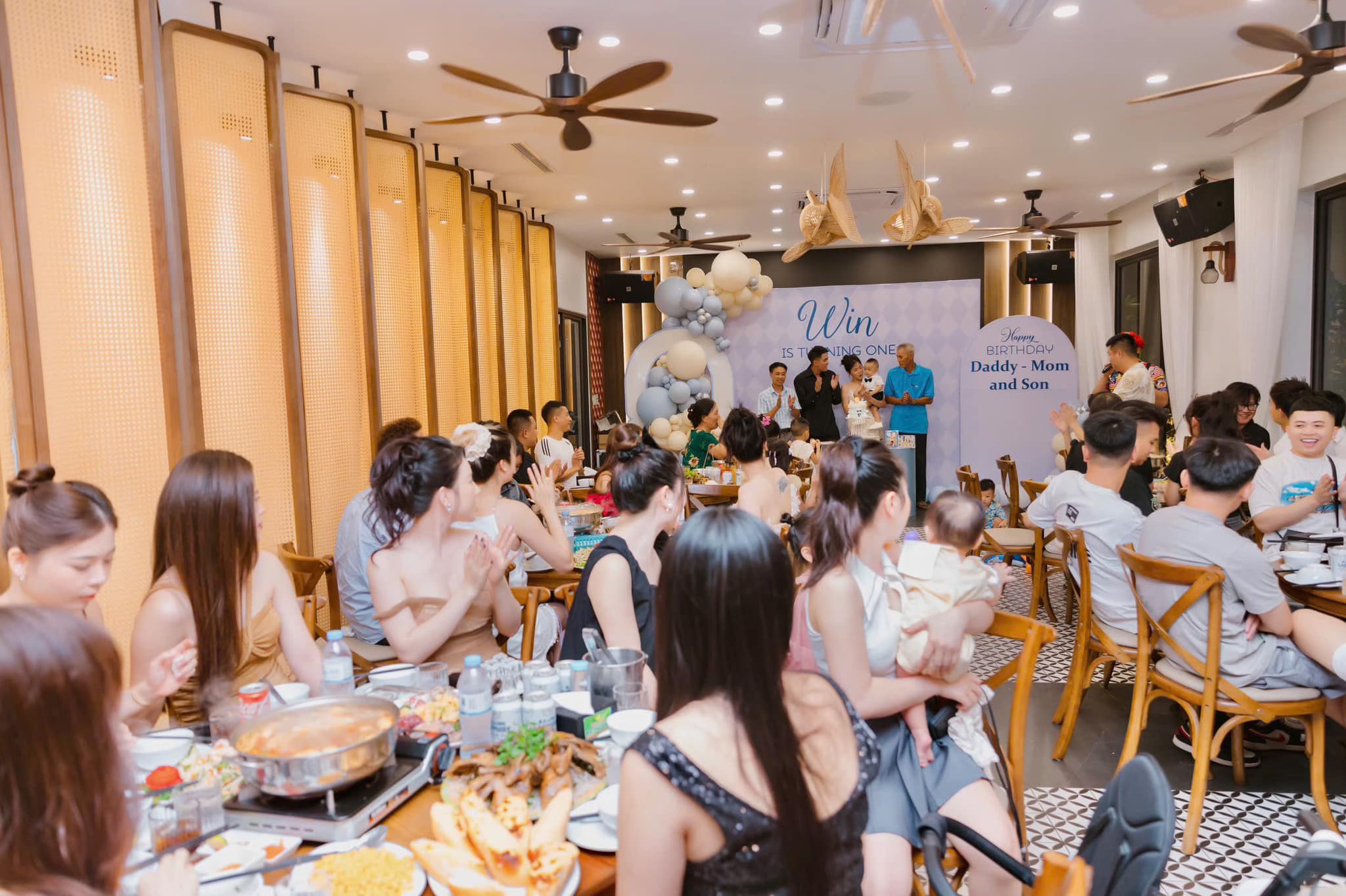 Gợi Ý 10 Nhà Hàng Ngon Gần Khu Du Lịch Phương Đông Vân Đồn