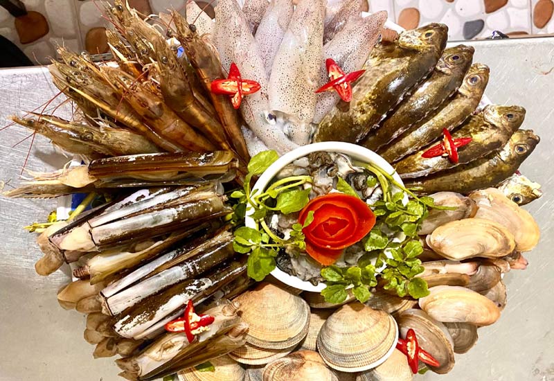 Gợi Ý 10 Nhà Hàng Ngon Gần Khu Du Lịch Phương Đông Vân Đồn